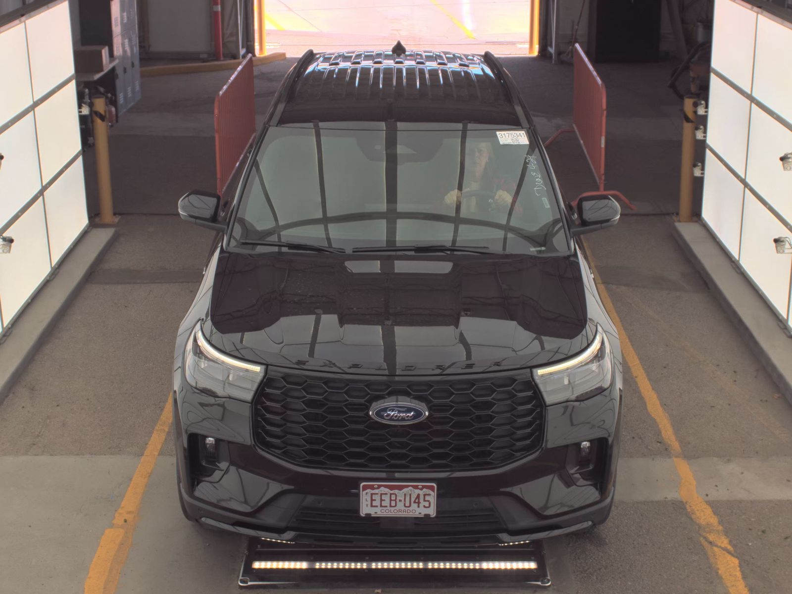 FORD EXPLORER - 3