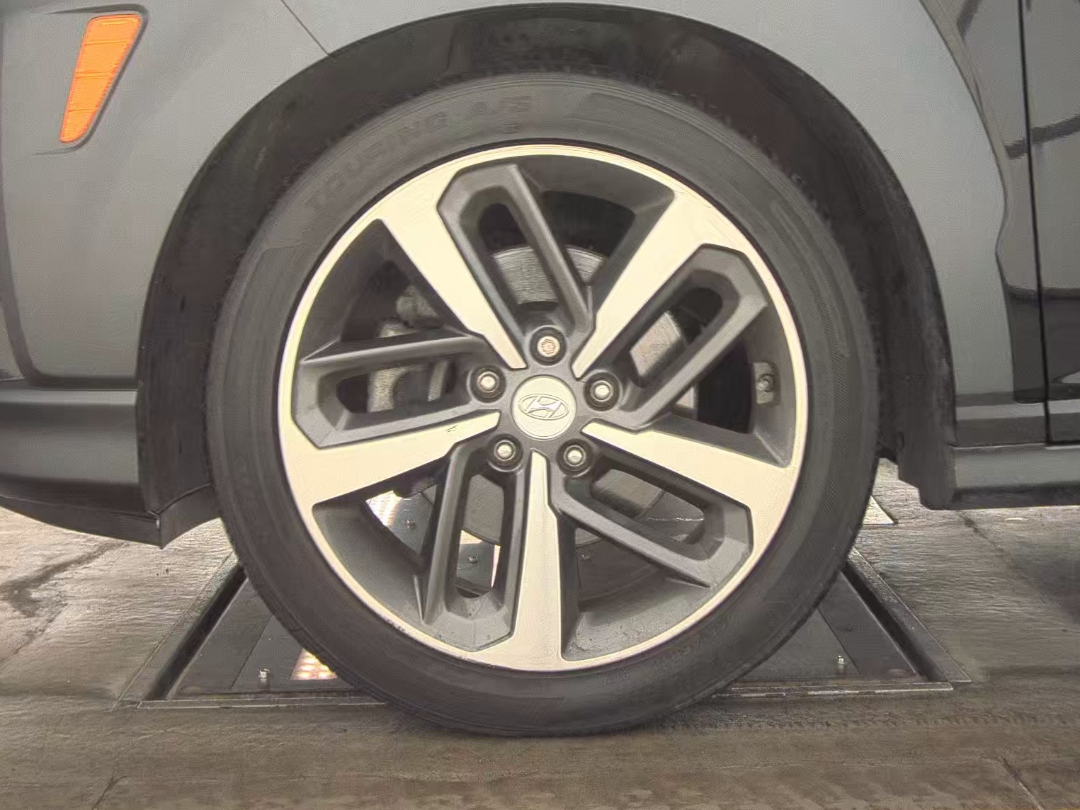 HYUNDAI LIMITED - 10