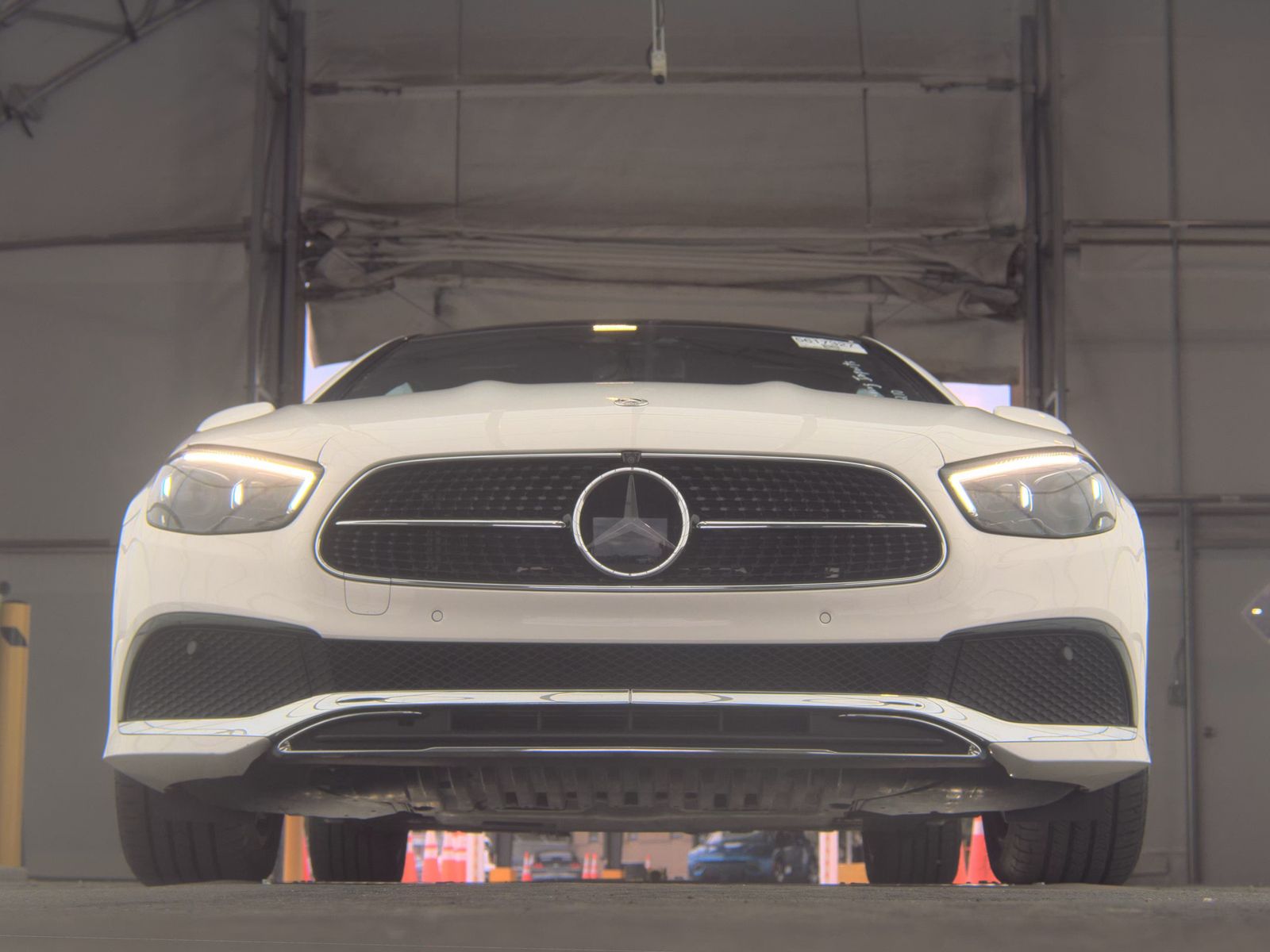 MERCEDES-BENZ E-CLASS - 4