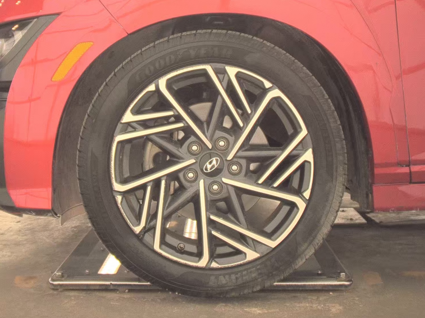 HYUNDAI ELANTRA - 10