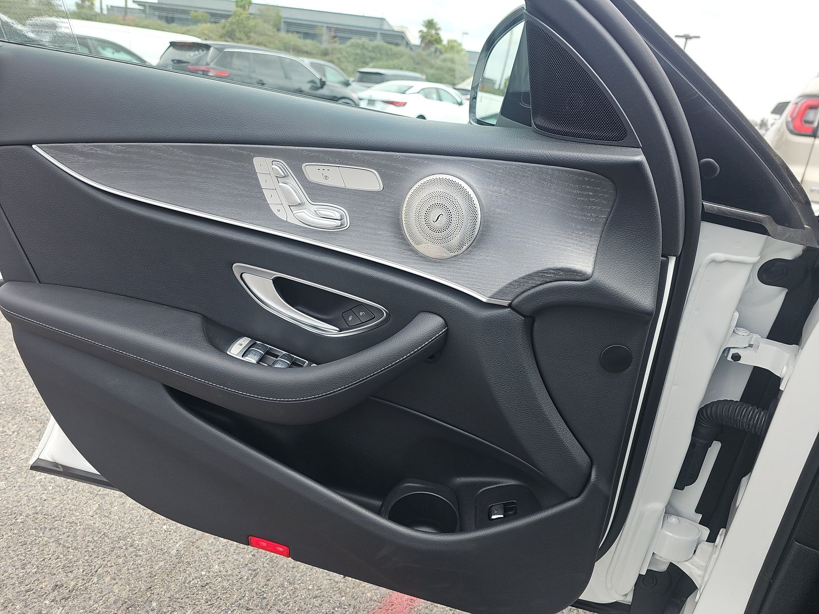 MERCEDES-BENZ E-CLASS - 10