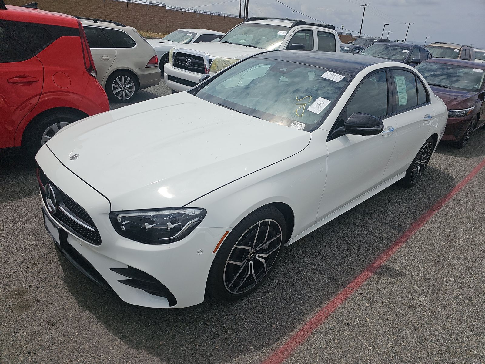 MERCEDES-BENZ E-CLASS - 1