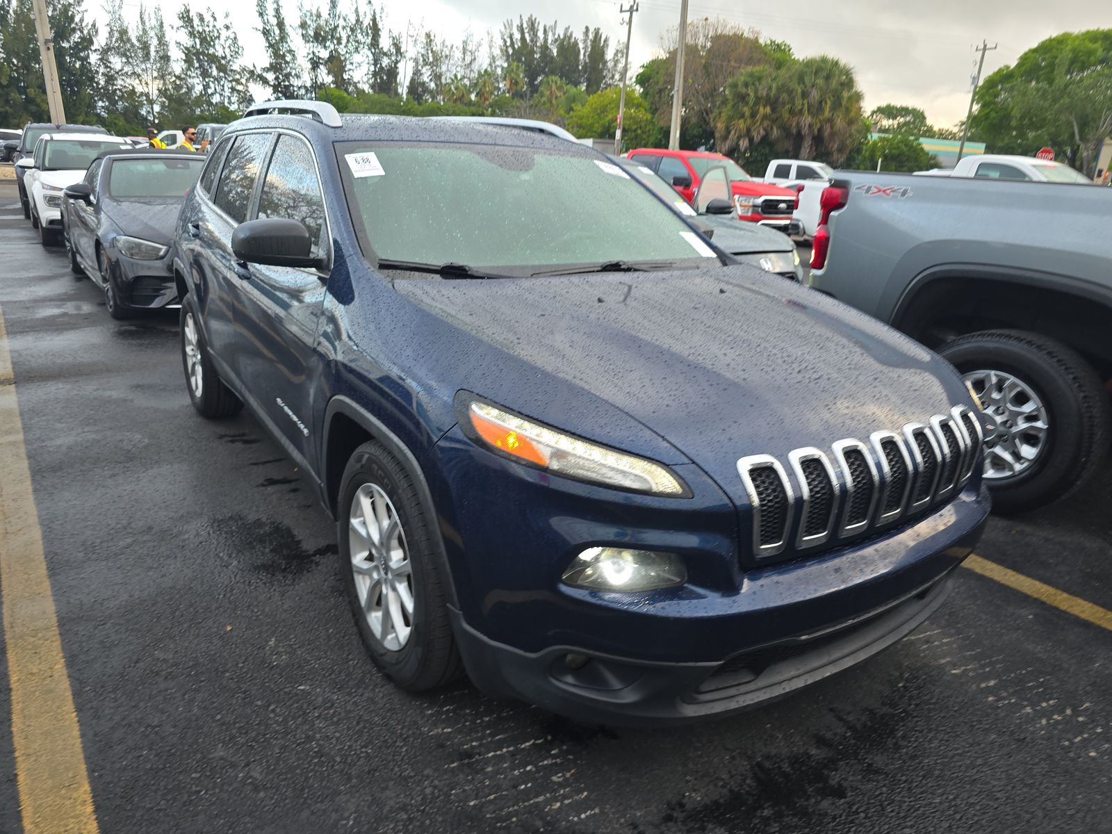 JEEP LATITUDE - 4