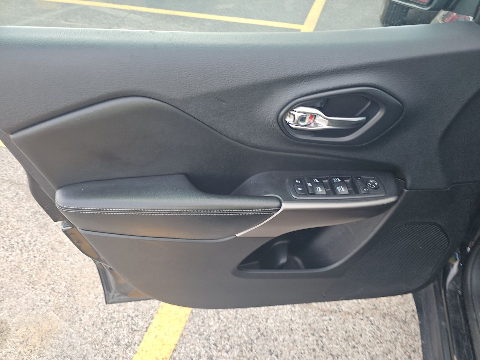 JEEP LATITUDE + - 10