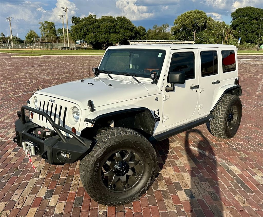 JEEP UNLIMITED SAHARA - 1