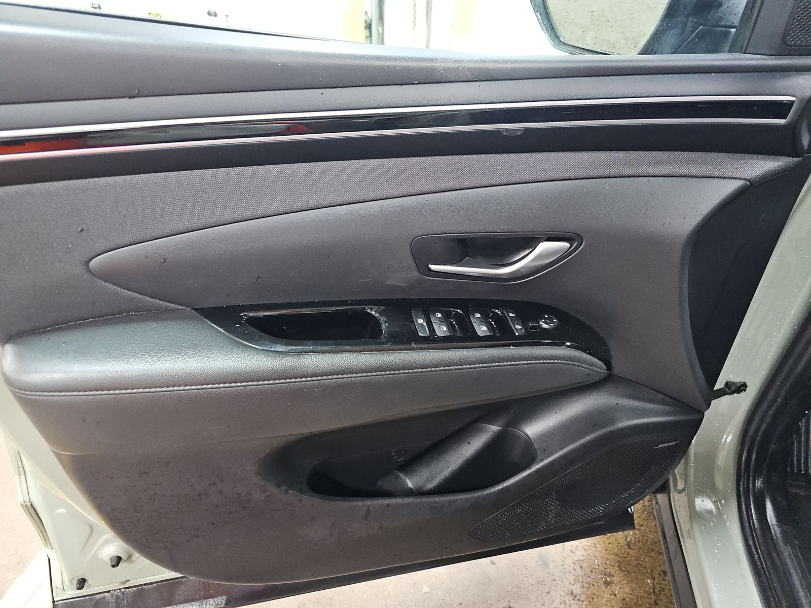 HYUNDAI LIMITED - 10