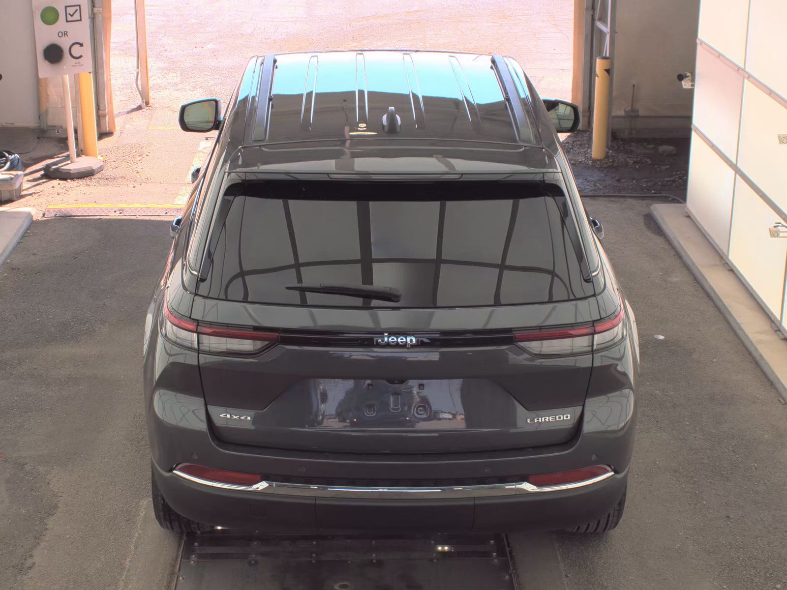 JEEP LAREDO - 6