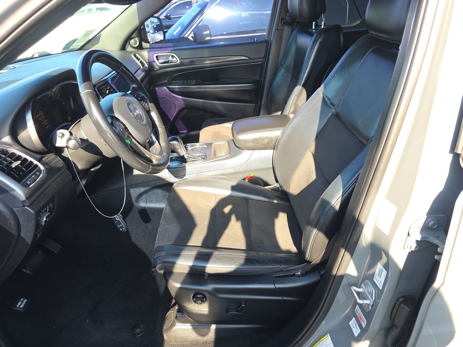 JEEP LAREDO ALTITUDE EDITION - 8