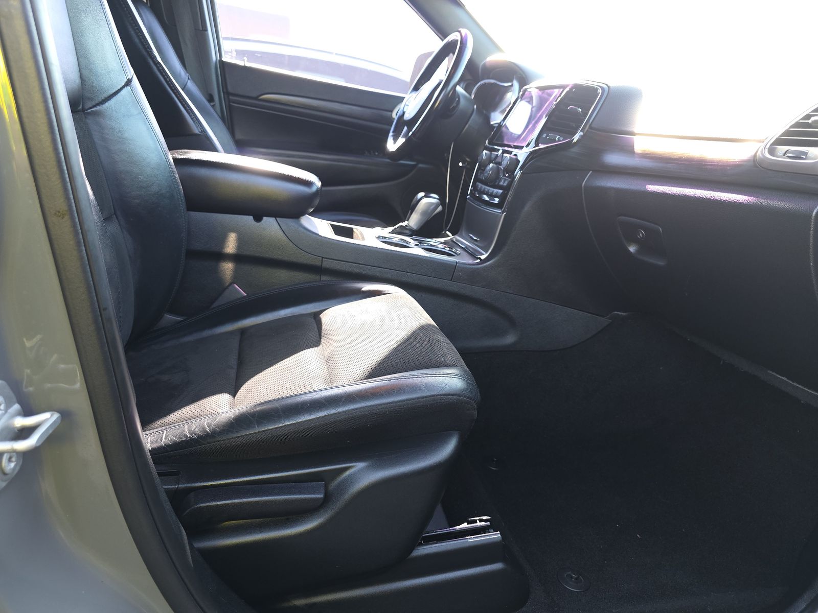 JEEP LAREDO ALTITUDE EDITION - 9