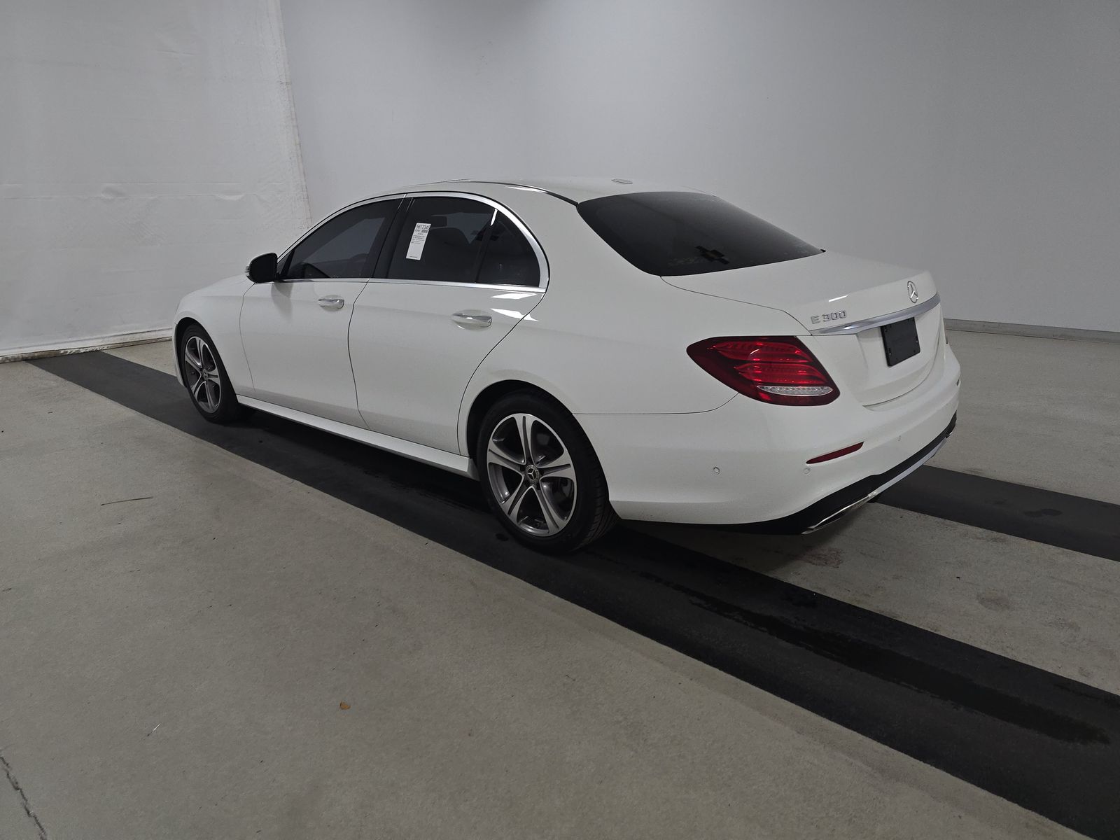 MERCEDES-BENZ E-CLASS - 7