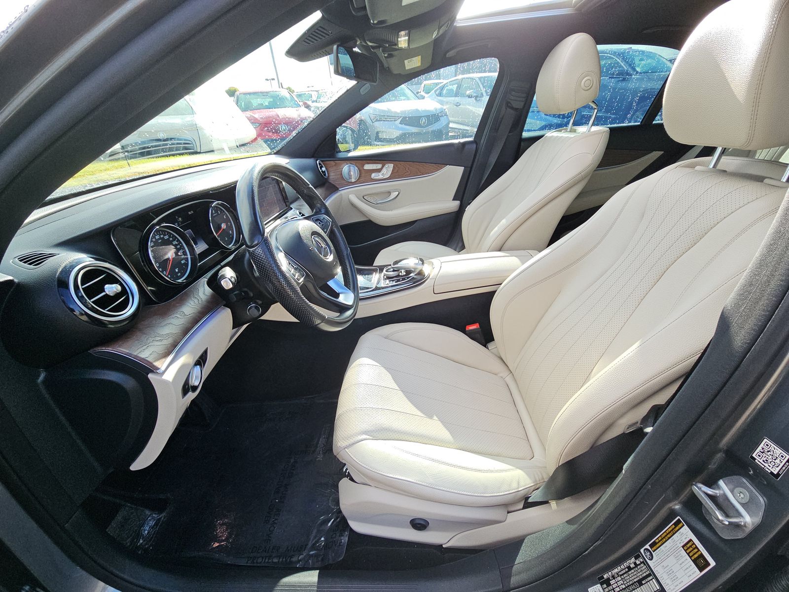 MERCEDES-BENZ E-CLASS - 8