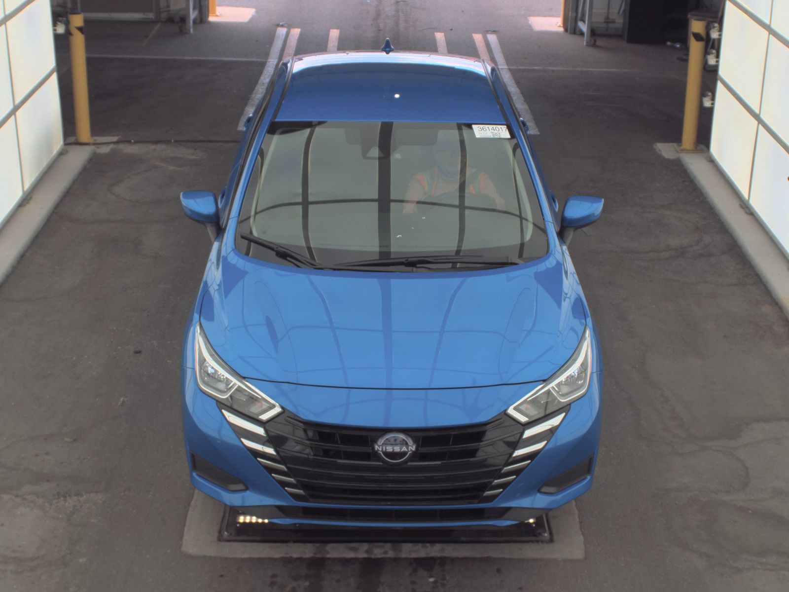 NISSAN VERSA - 3