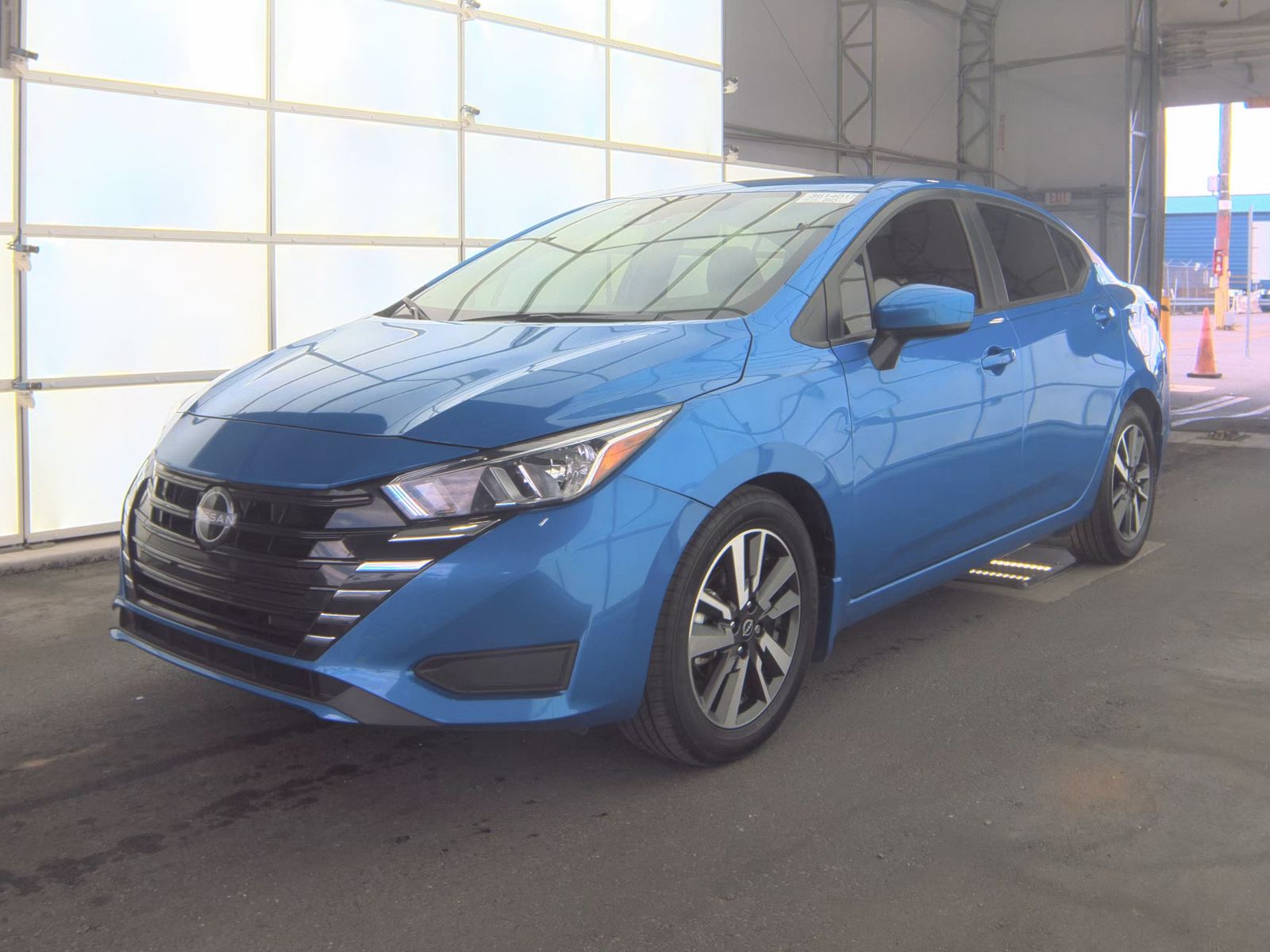 NISSAN VERSA - 1