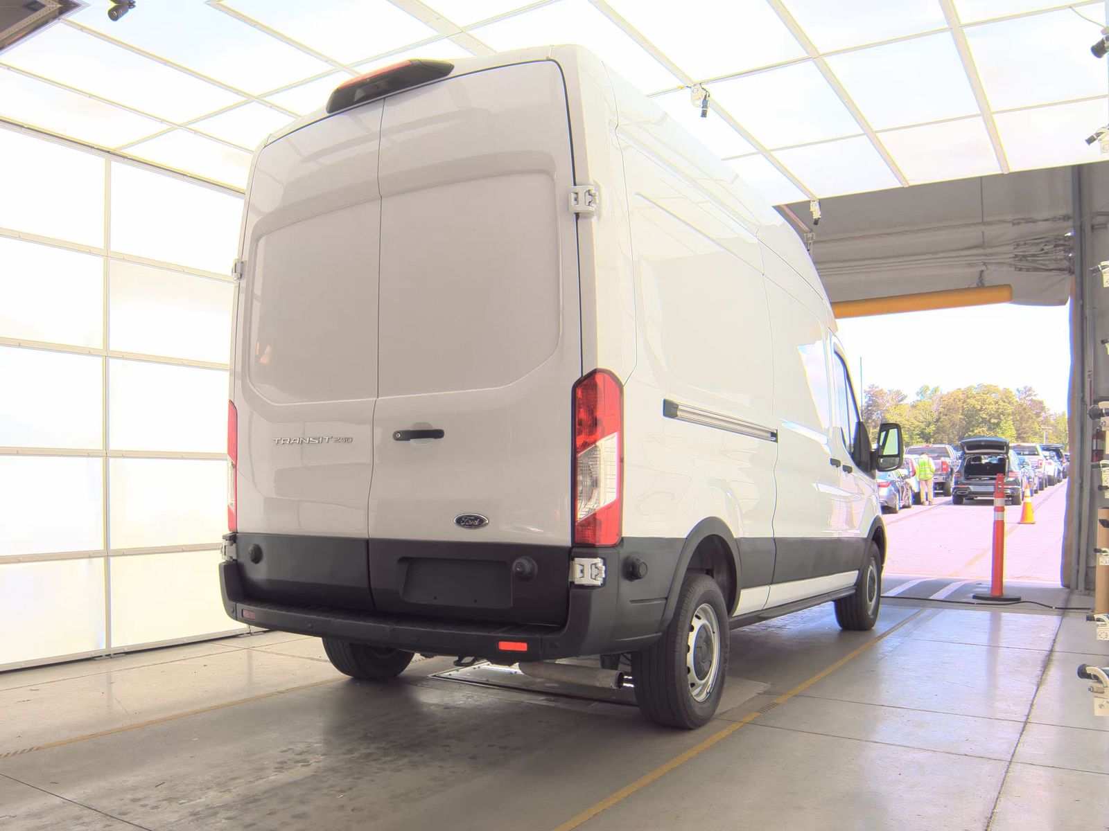 FORD TRANSIT 250 - 6