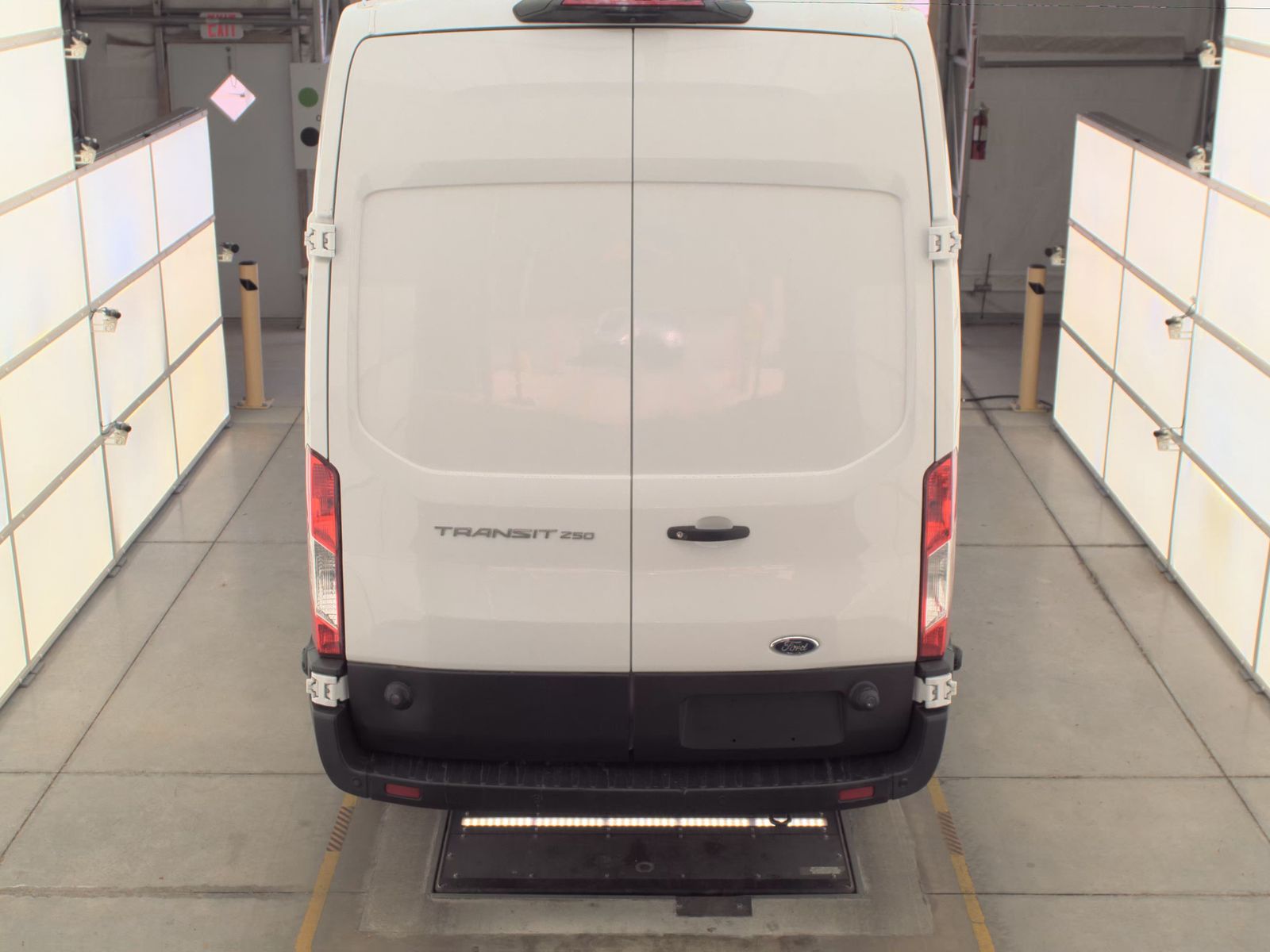 FORD TRANSIT 250 - 7