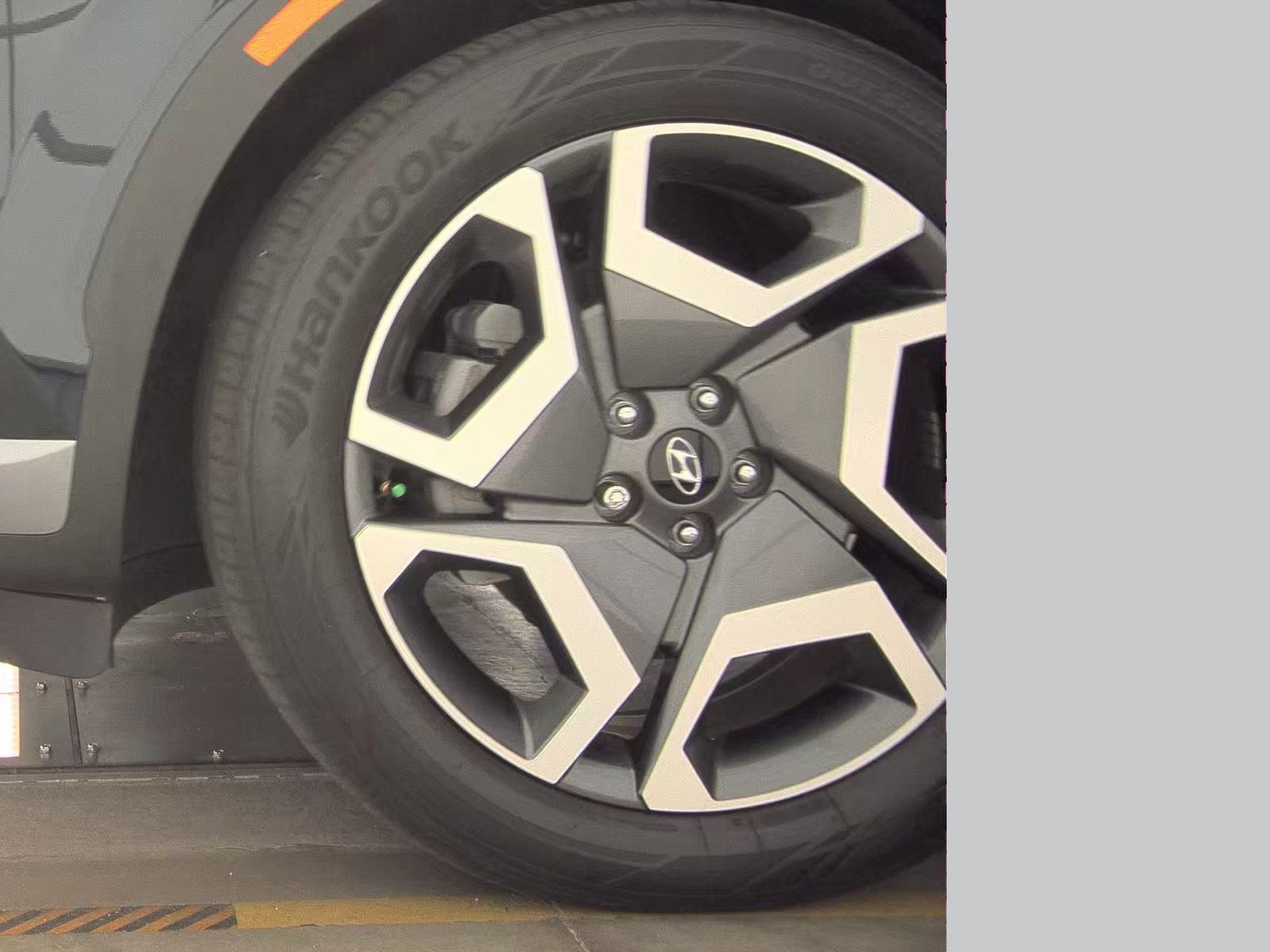 HYUNDAI LIMITED - 10