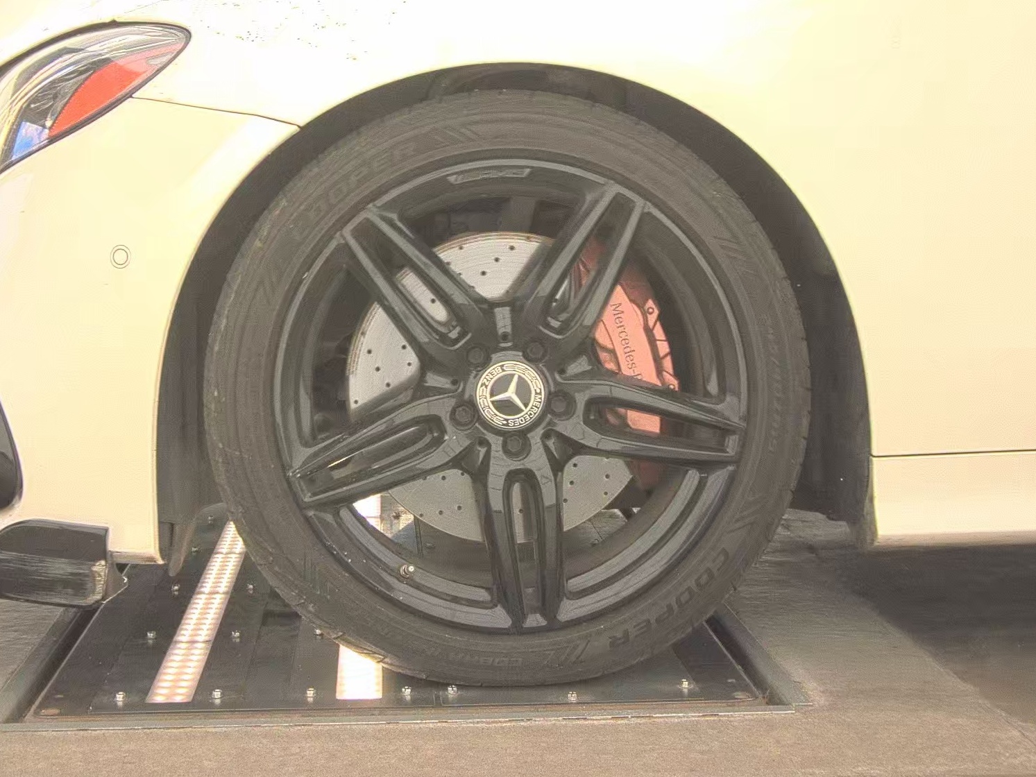 MERCEDES-BENZ E-CLASS - 10