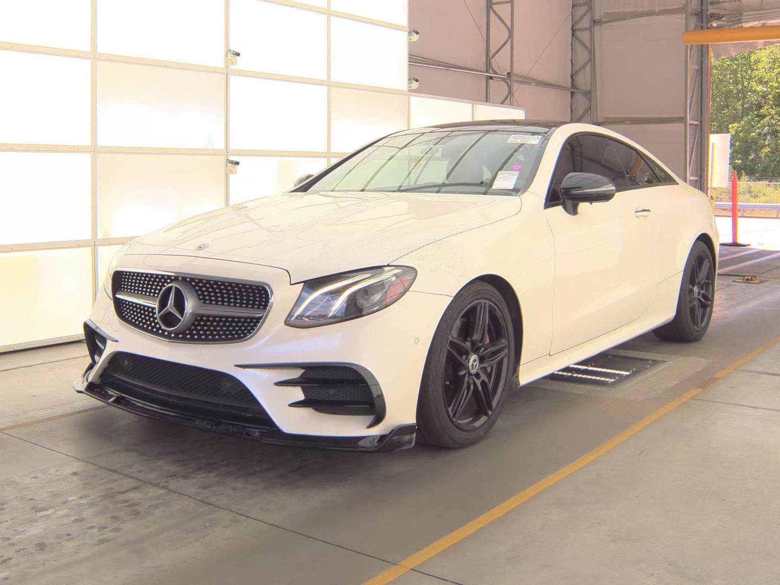 MERCEDES-BENZ E-CLASS - 1