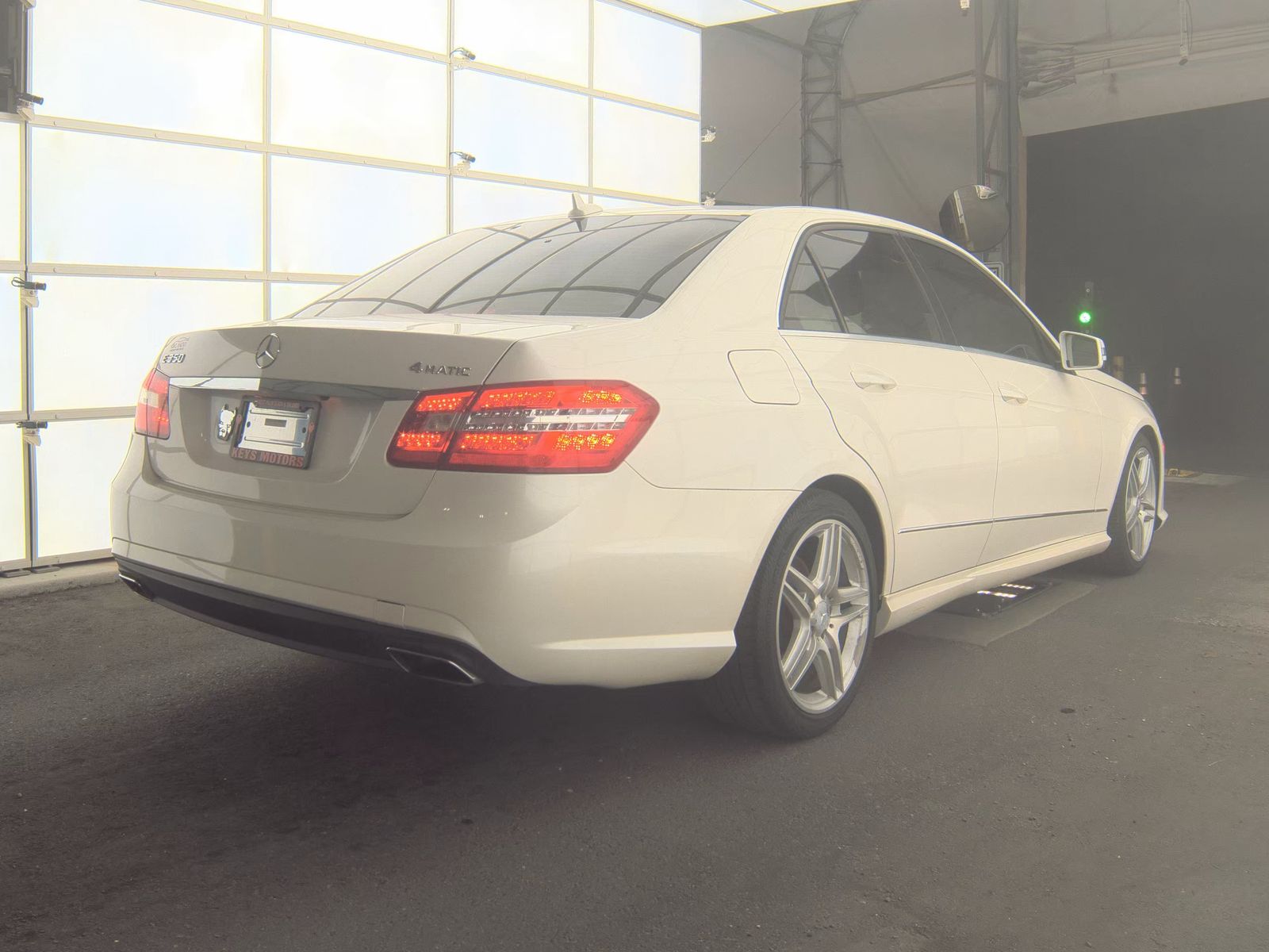 MERCEDES-BENZ E-CLASS - 5