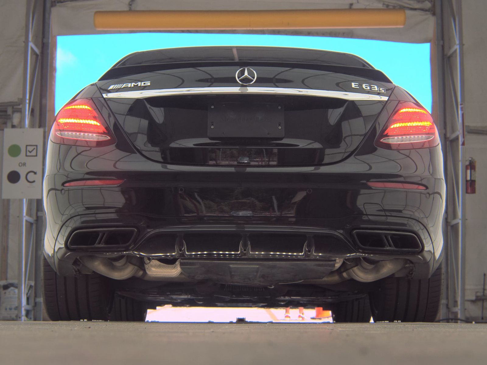 MERCEDES-BENZ E-CLASS - 8