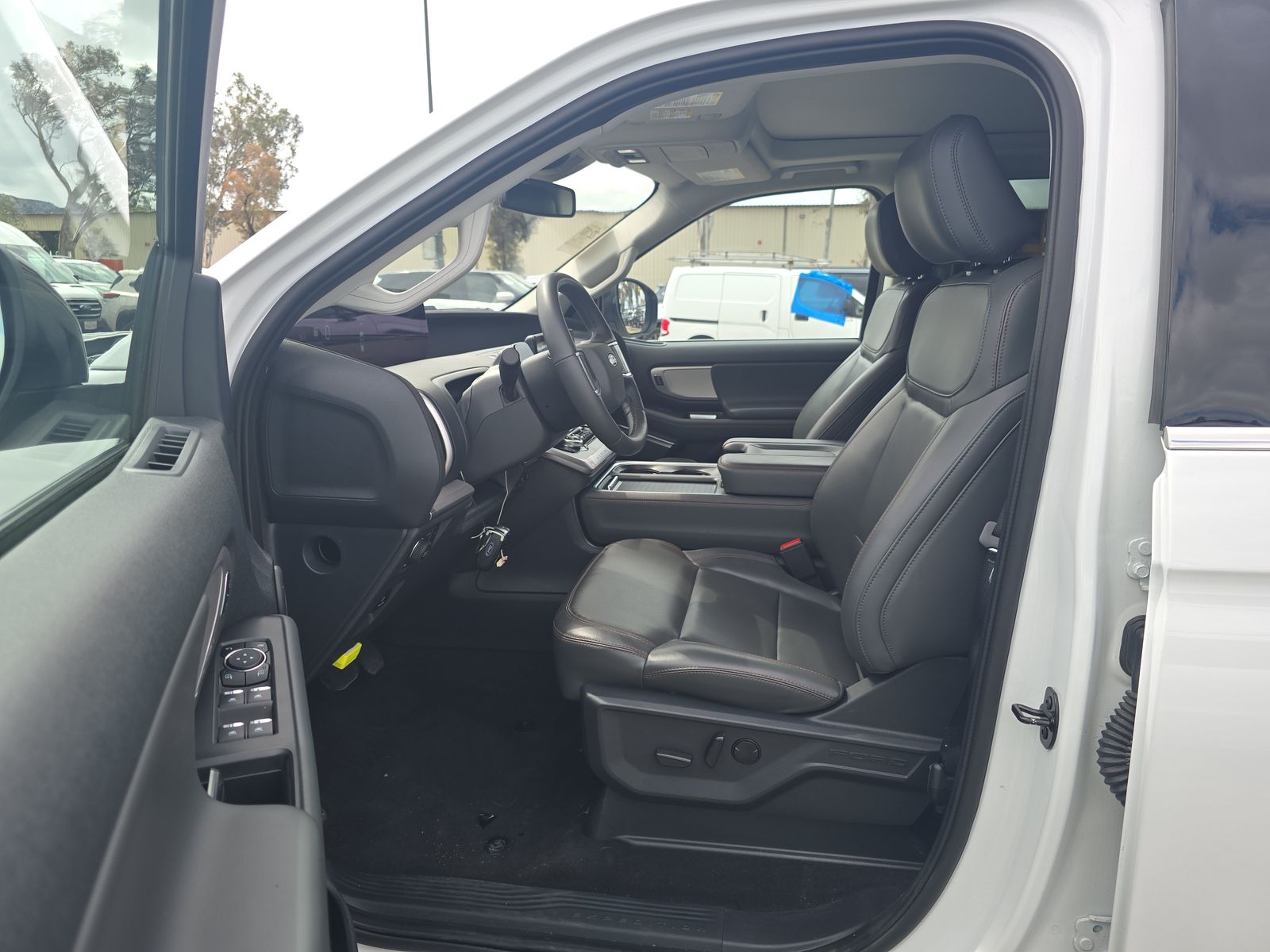 FORD EXPEDITION - 8