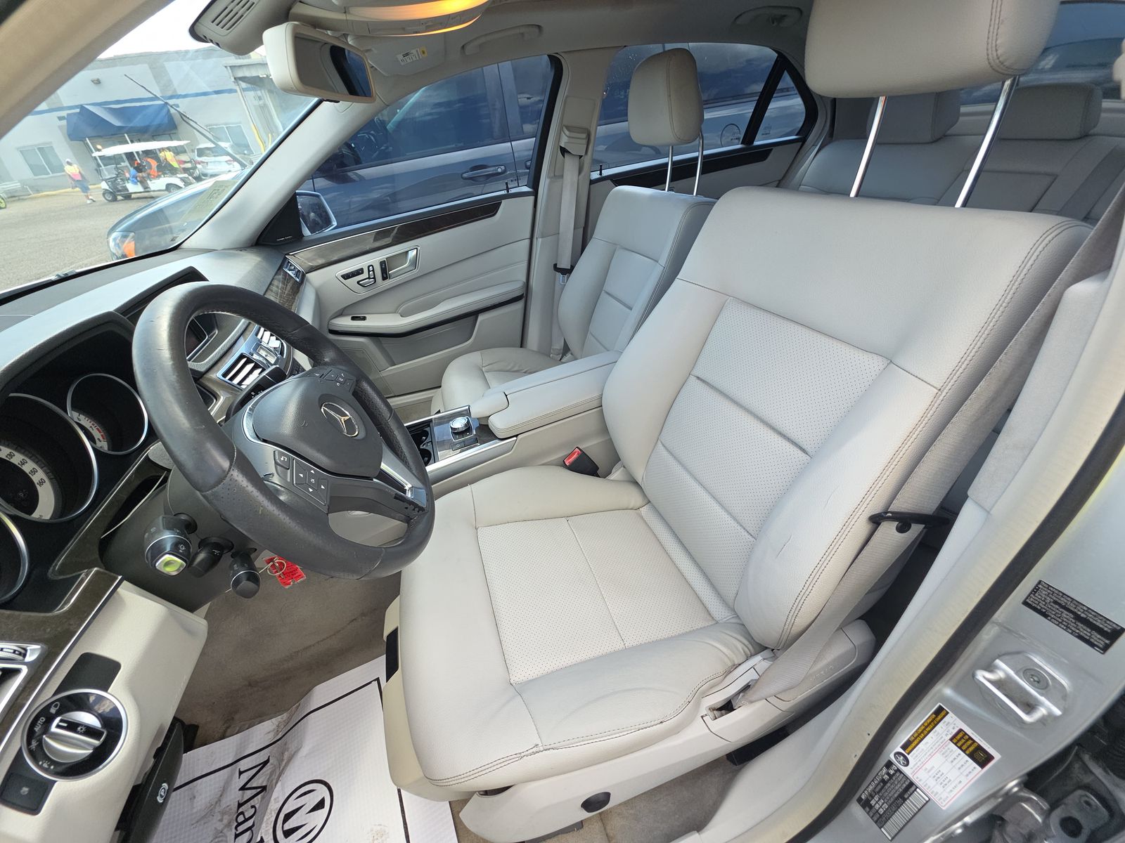 MERCEDES-BENZ E-CLASS - 8