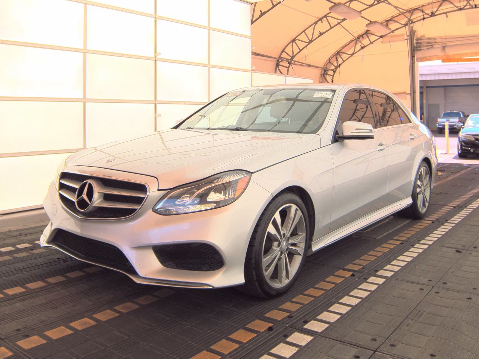 MERCEDES-BENZ E-CLASS - 1