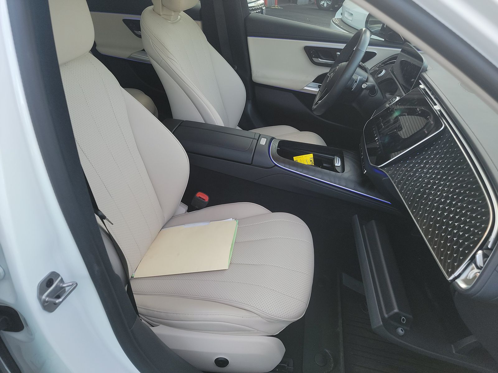 MERCEDES-BENZ E-CLASS - 9