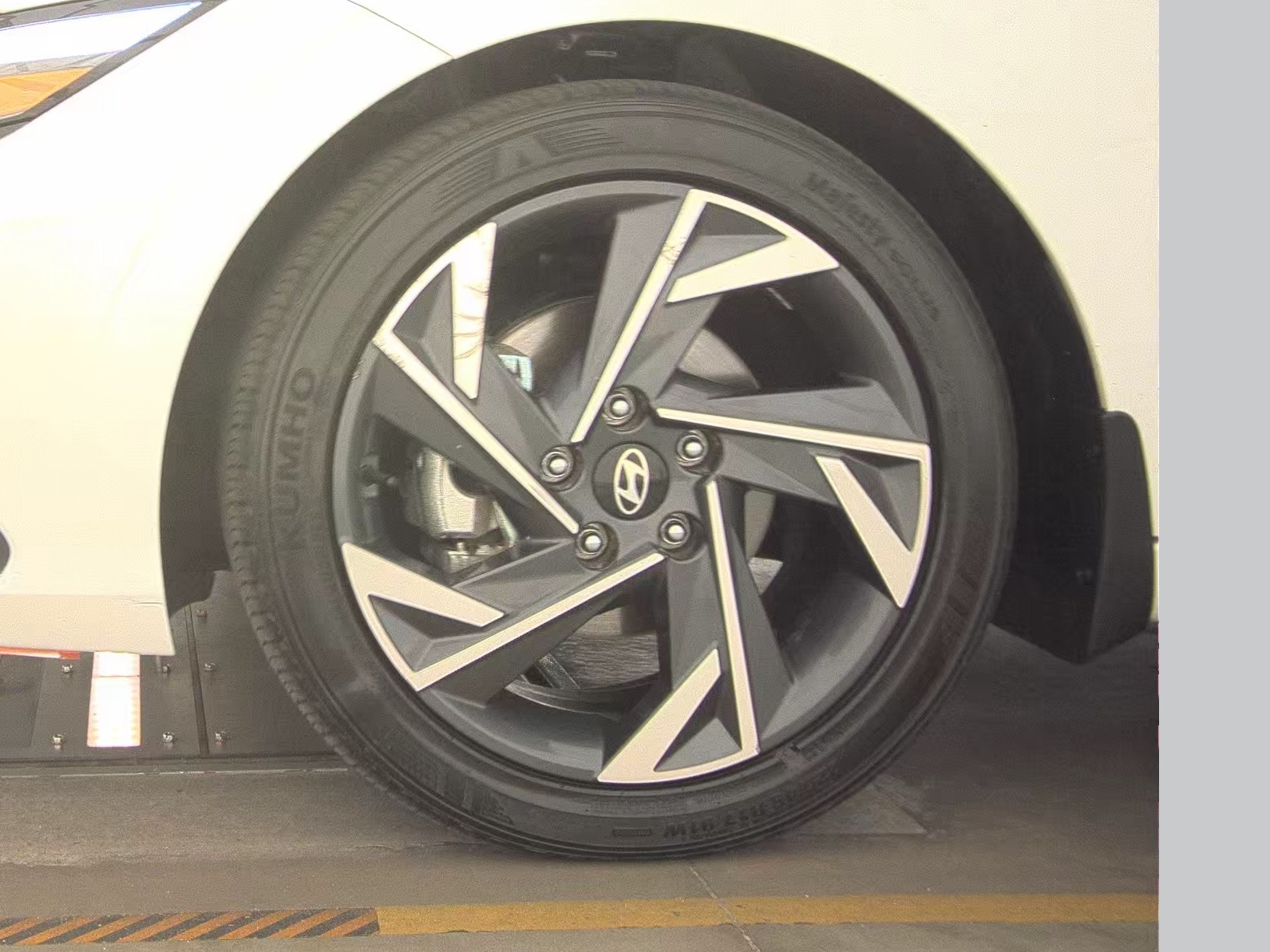 HYUNDAI SEL SPORT - 10