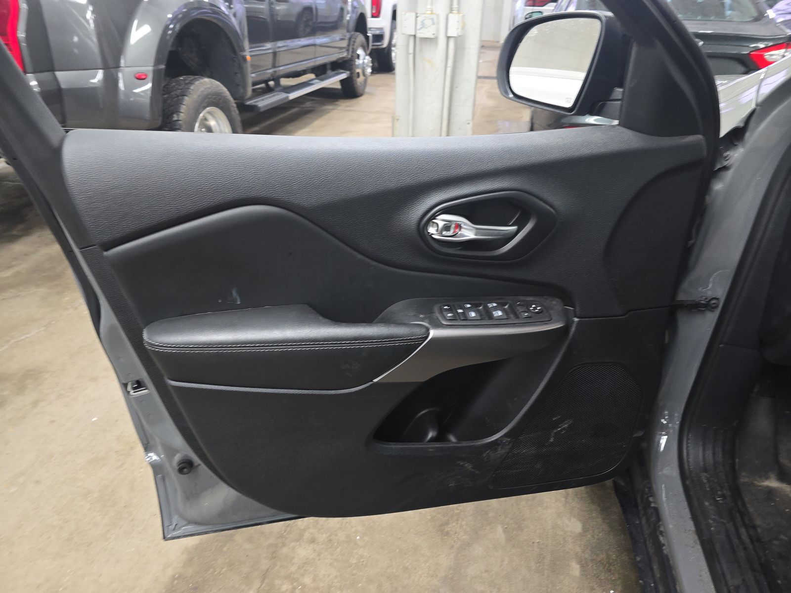 JEEP LATITU LUX - 10