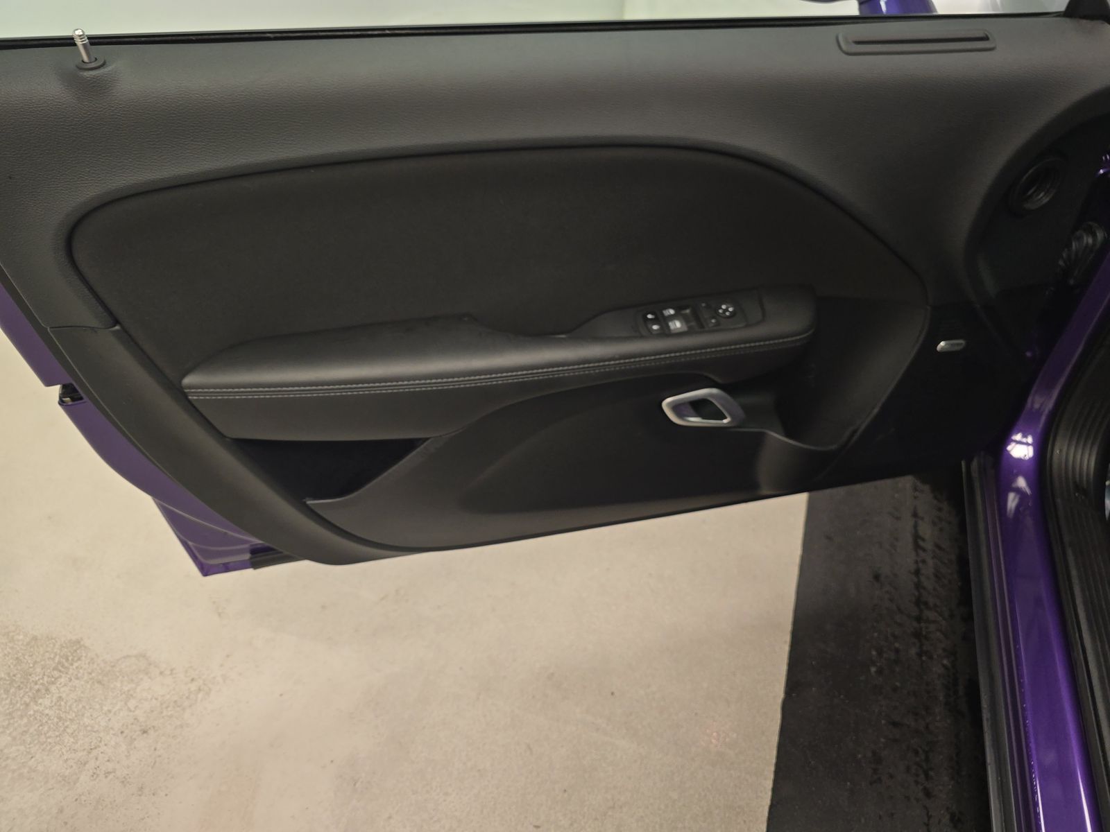 DODGE CHALLENGER - 10