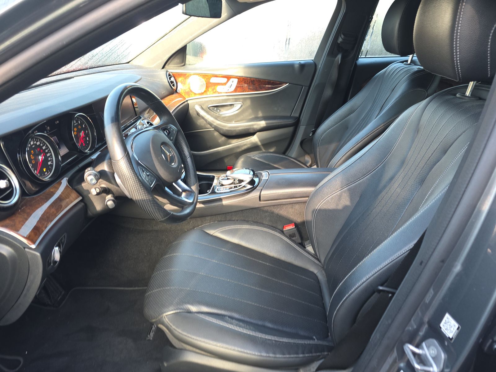 MERCEDES-BENZ E-CLASS - 8