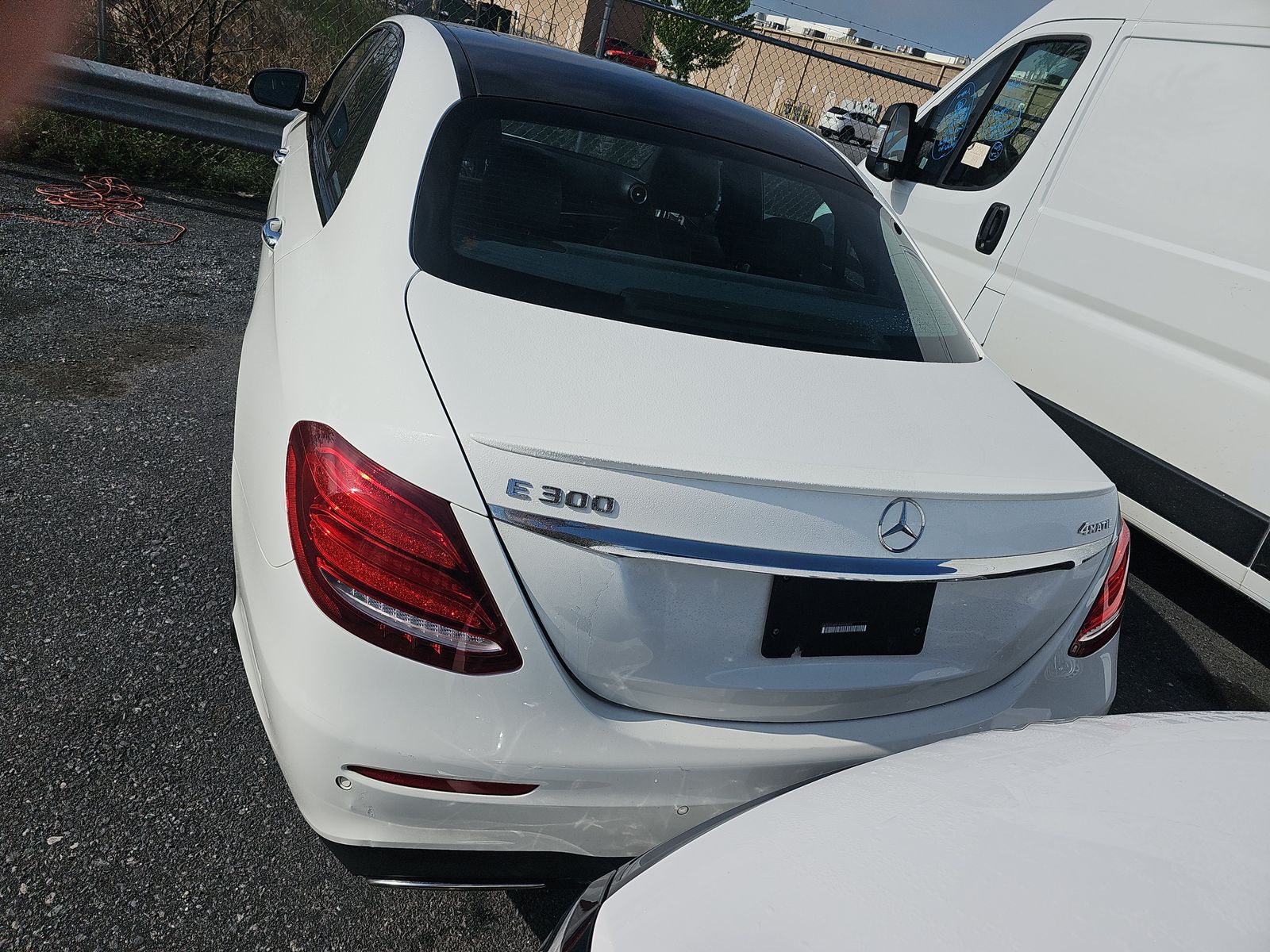 MERCEDES-BENZ E-CLASS - 6