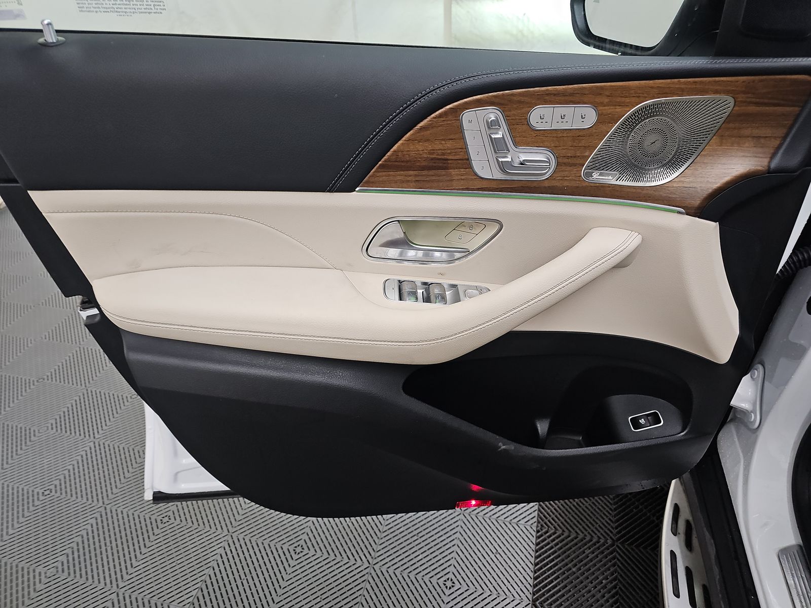 MERCEDES-BENZ GLS-CLASS - 10