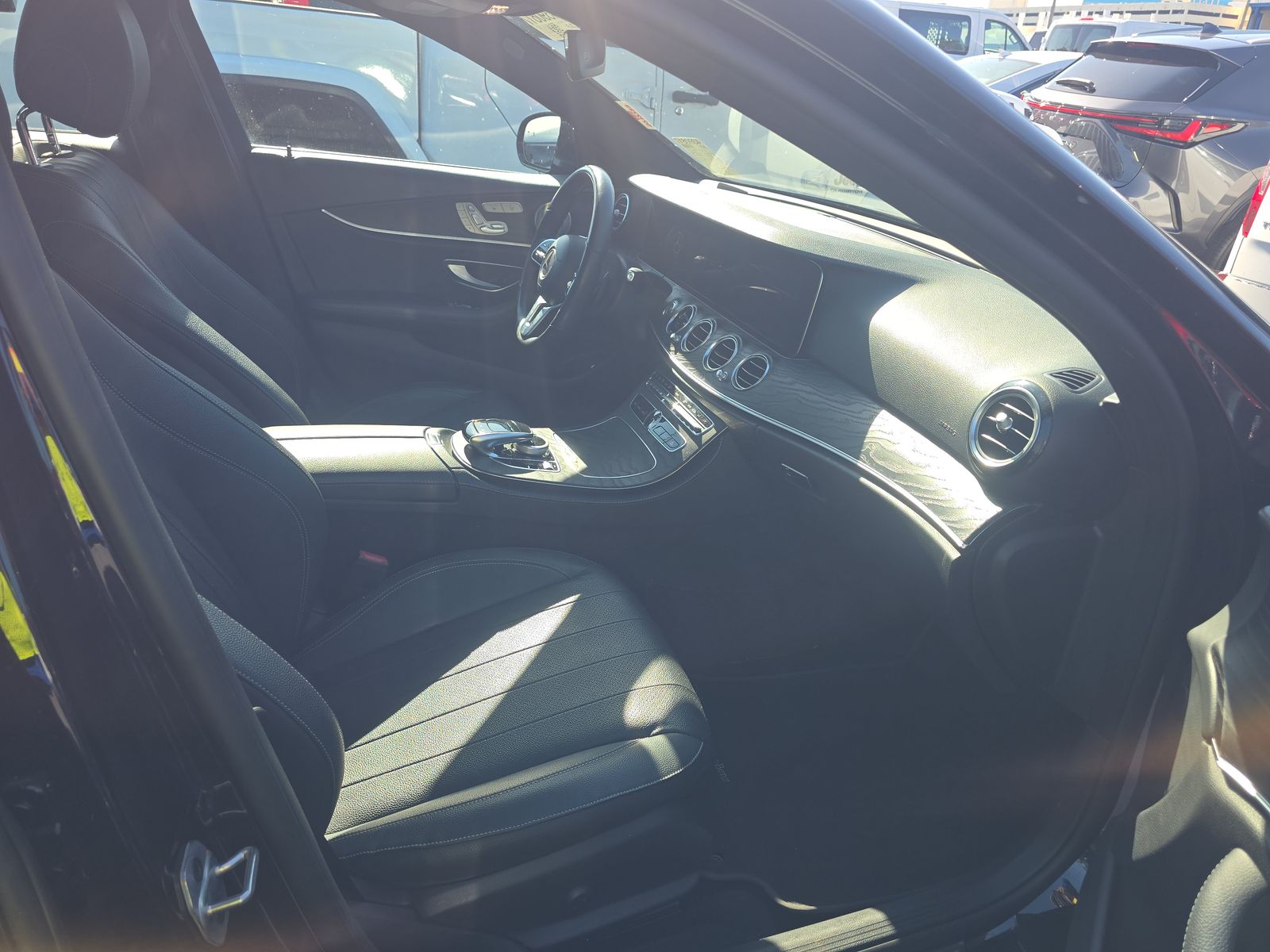 MERCEDES-BENZ E-CLASS - 9