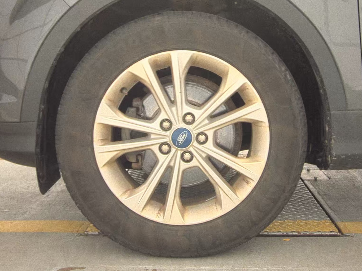 FORD ESCAPE - 10