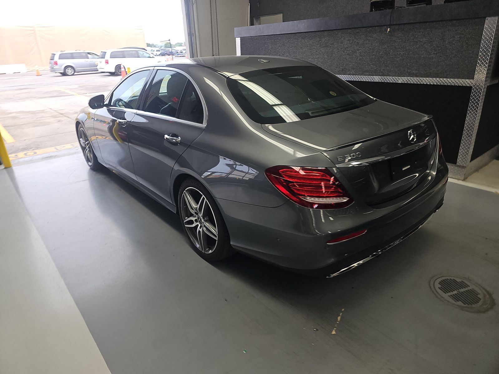 MERCEDES-BENZ E-CLASS - 7