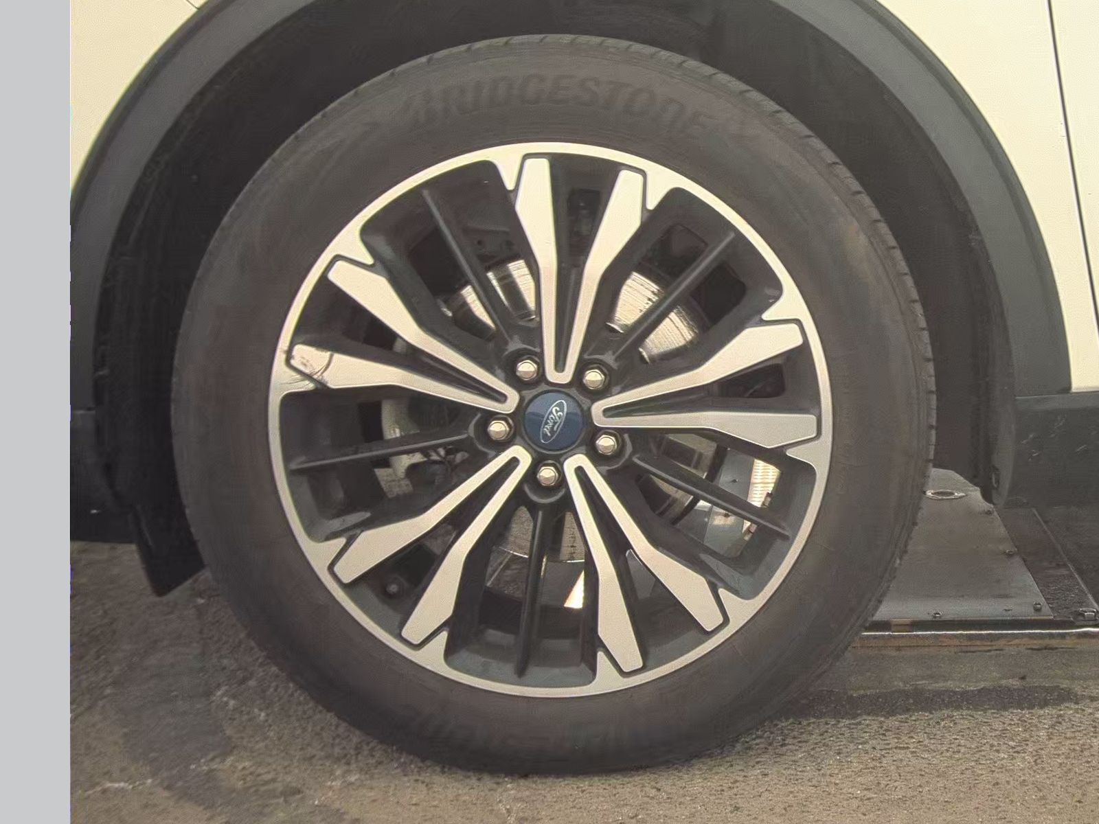 FORD ESCAPE - 10