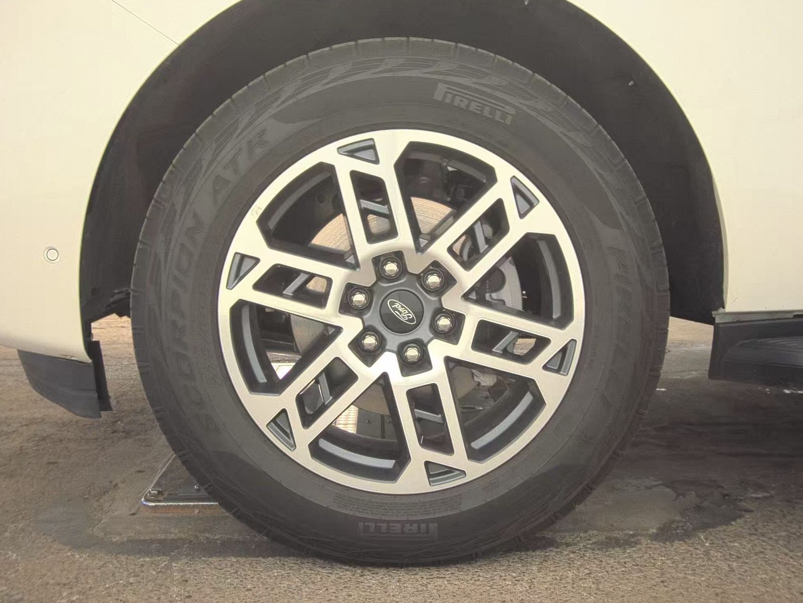 FORD EXPEDITION - 10