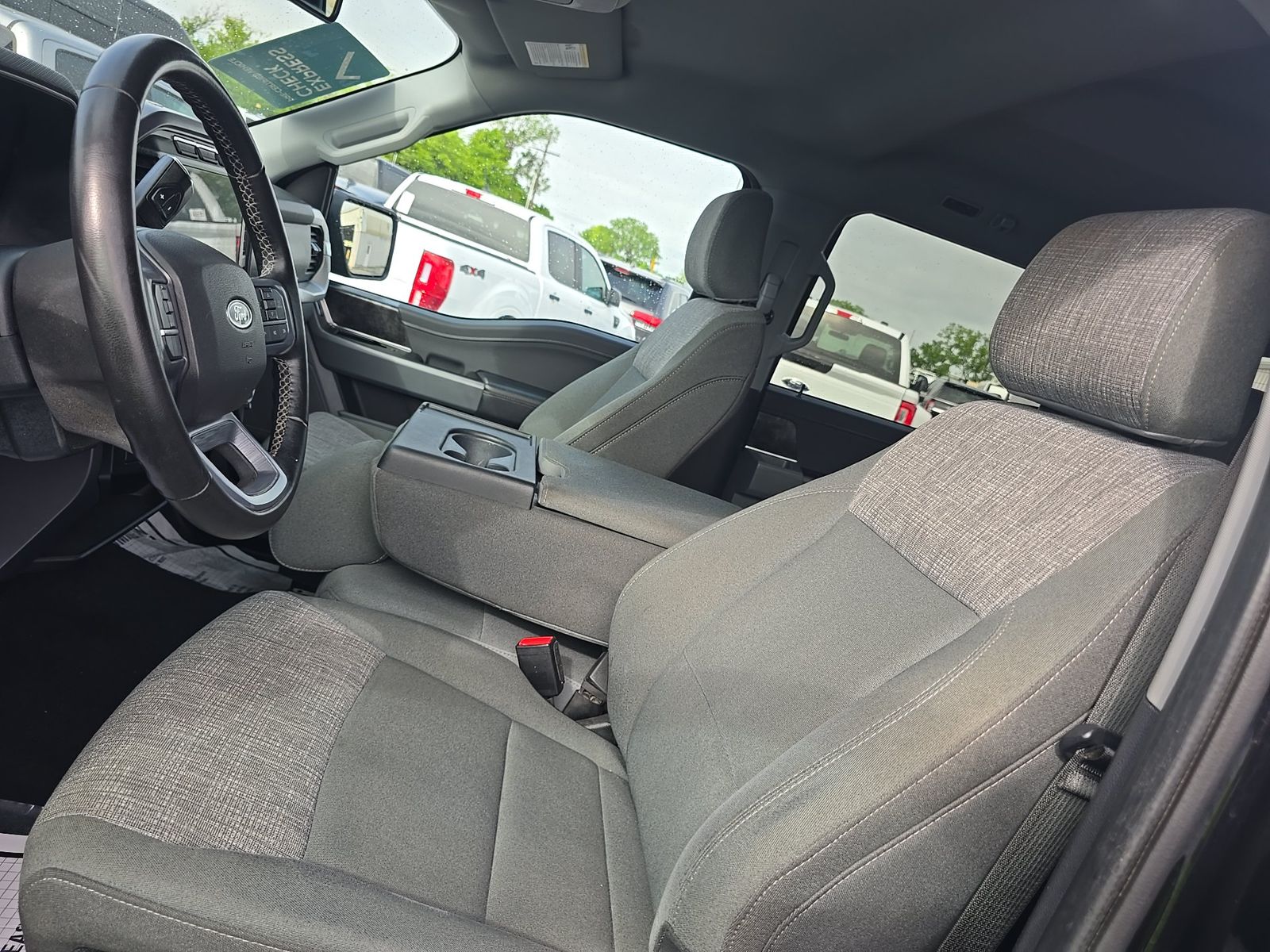 FORD F-150 - 8