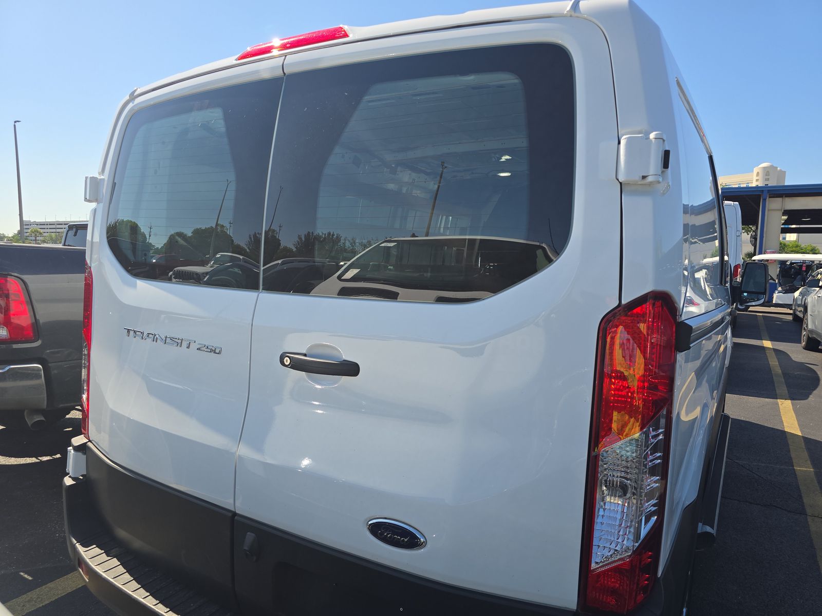 FORD TRANSIT 250 - 6