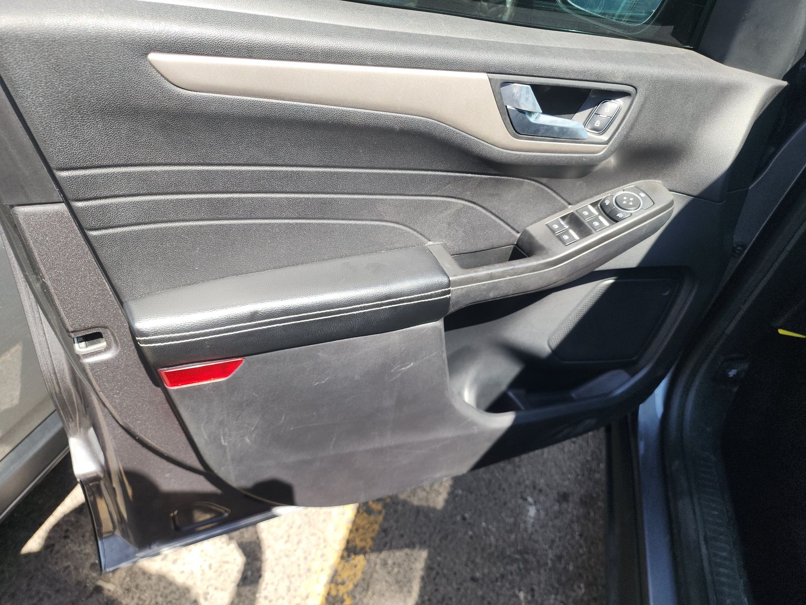 FORD ESCAPE - 10