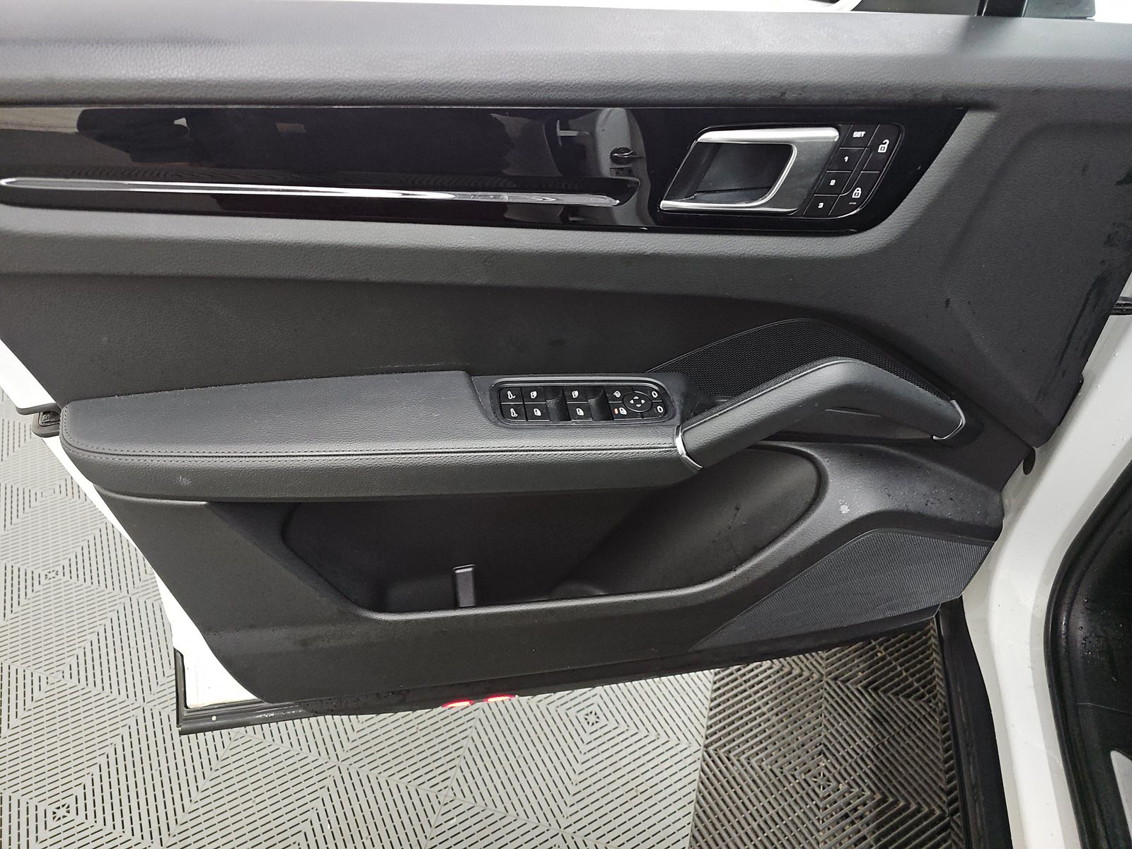 PORSCHE CAYENNE - 10