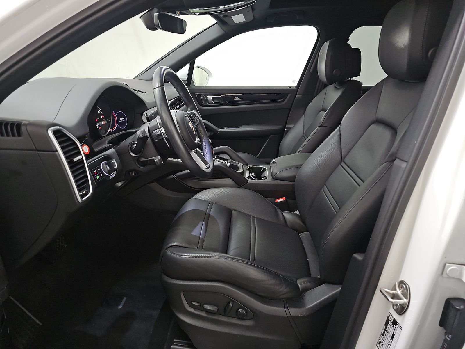 PORSCHE CAYENNE - 8
