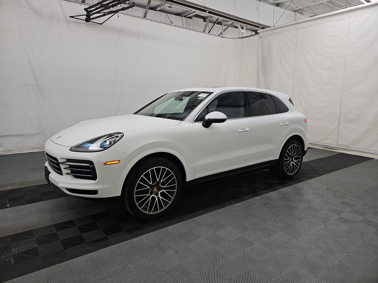 PORSCHE CAYENNE - 1