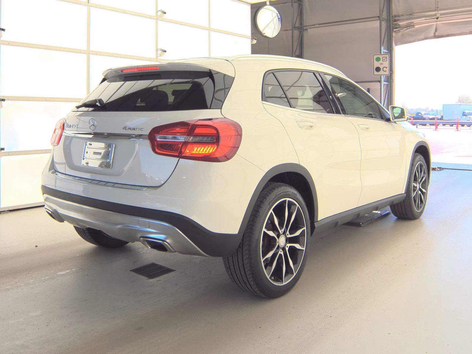 MERCEDES-BENZ GLA - 6