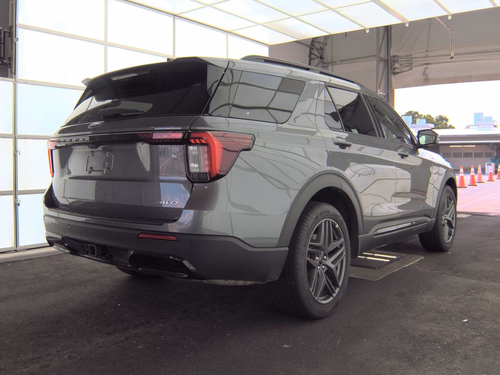 FORD EXPLORER - 6
