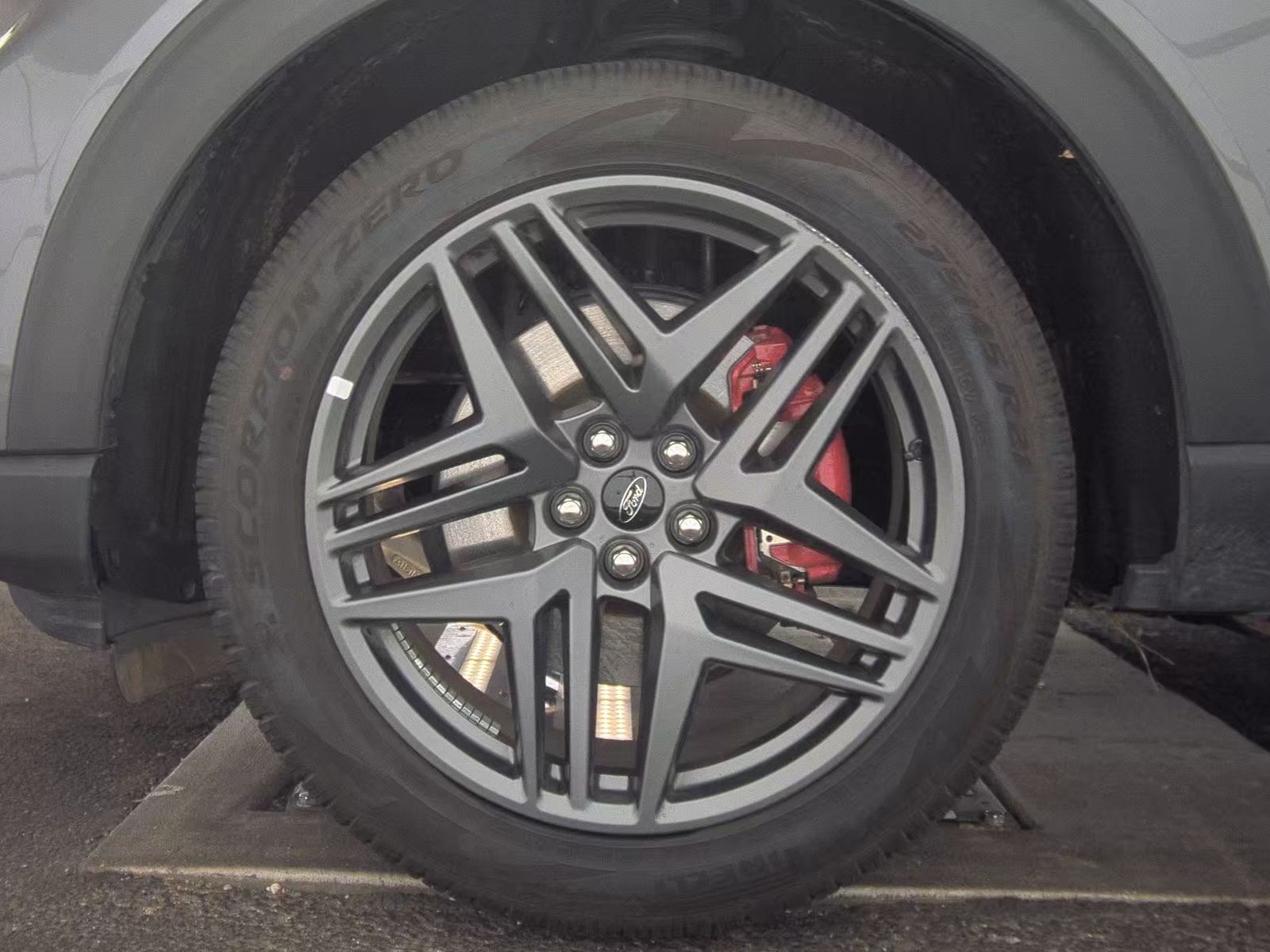 FORD EXPLORER - 10