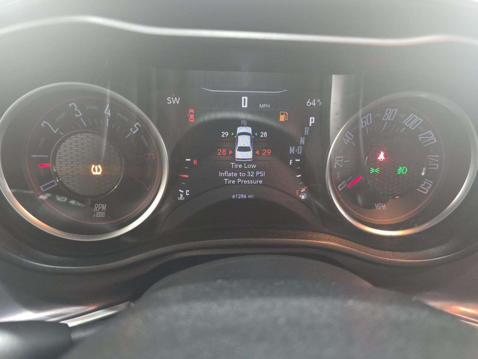 DODGE CHALLENGER - 7