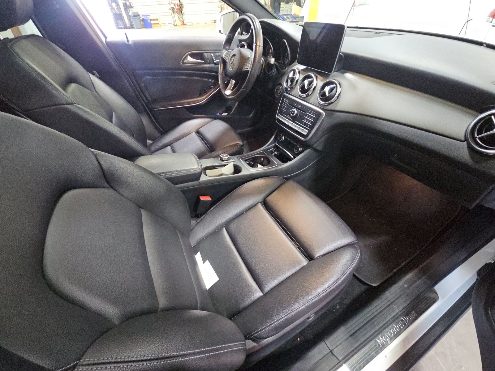 MERCEDES-BENZ GLA-CLASS - 9